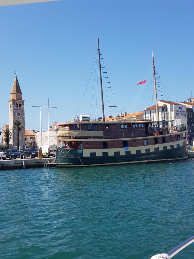 Boat & Breakfast Hotel Umag Exterior photo